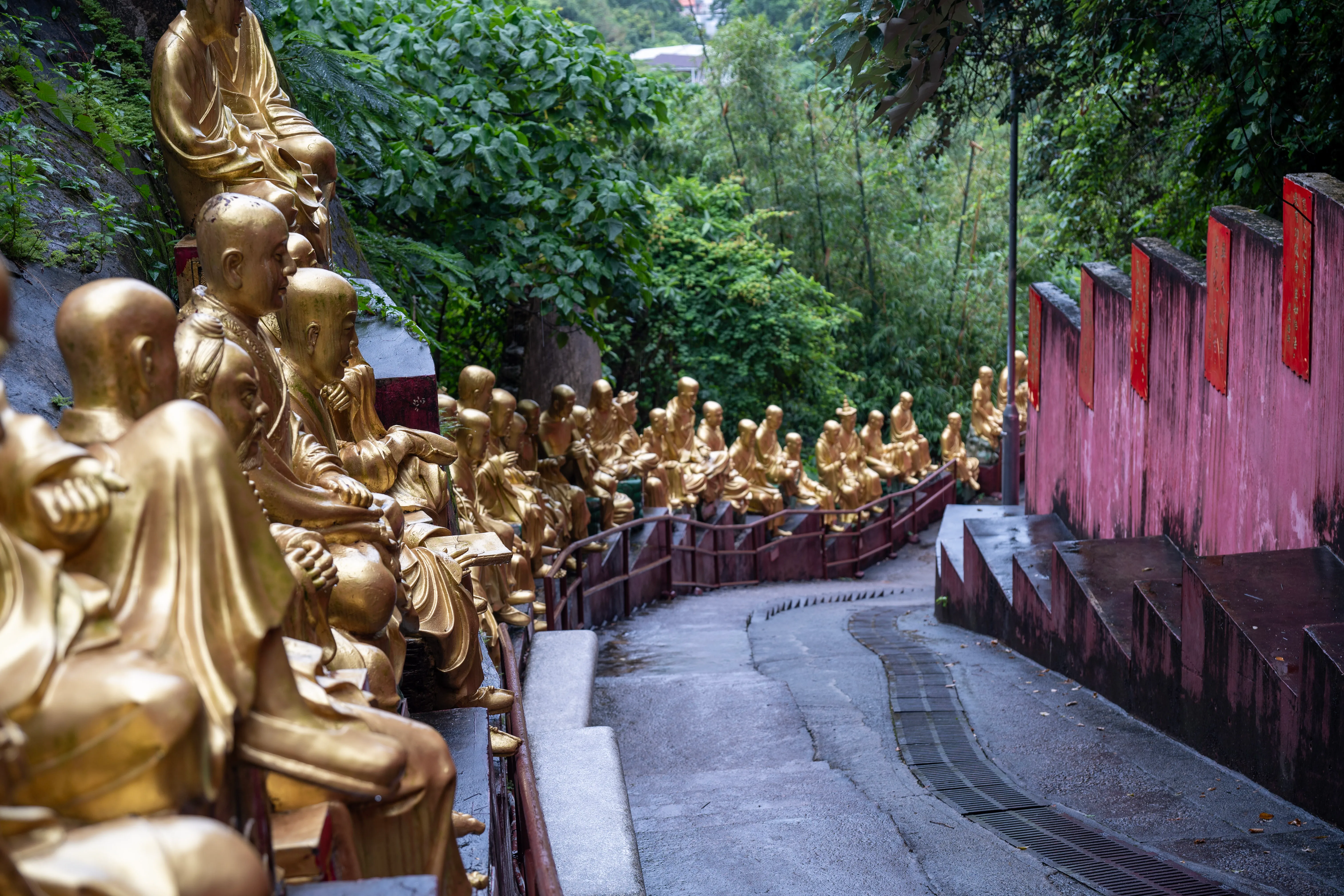 Allée des Arhats dorés